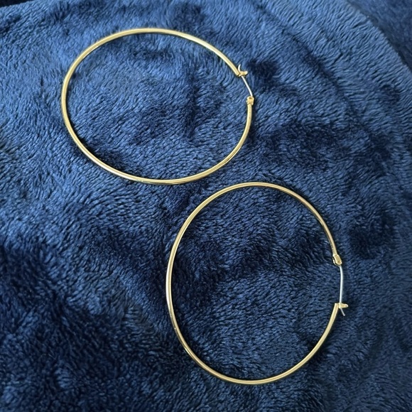 Vintage Jewelry - Vintage style Gold tone fashion hoop earrings
